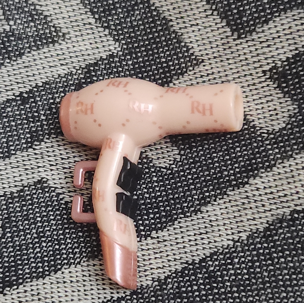 Rainbow High Rainbow Vision Doll Sabrina St. Cloud Accessory Blow-Dryer Pink Toy